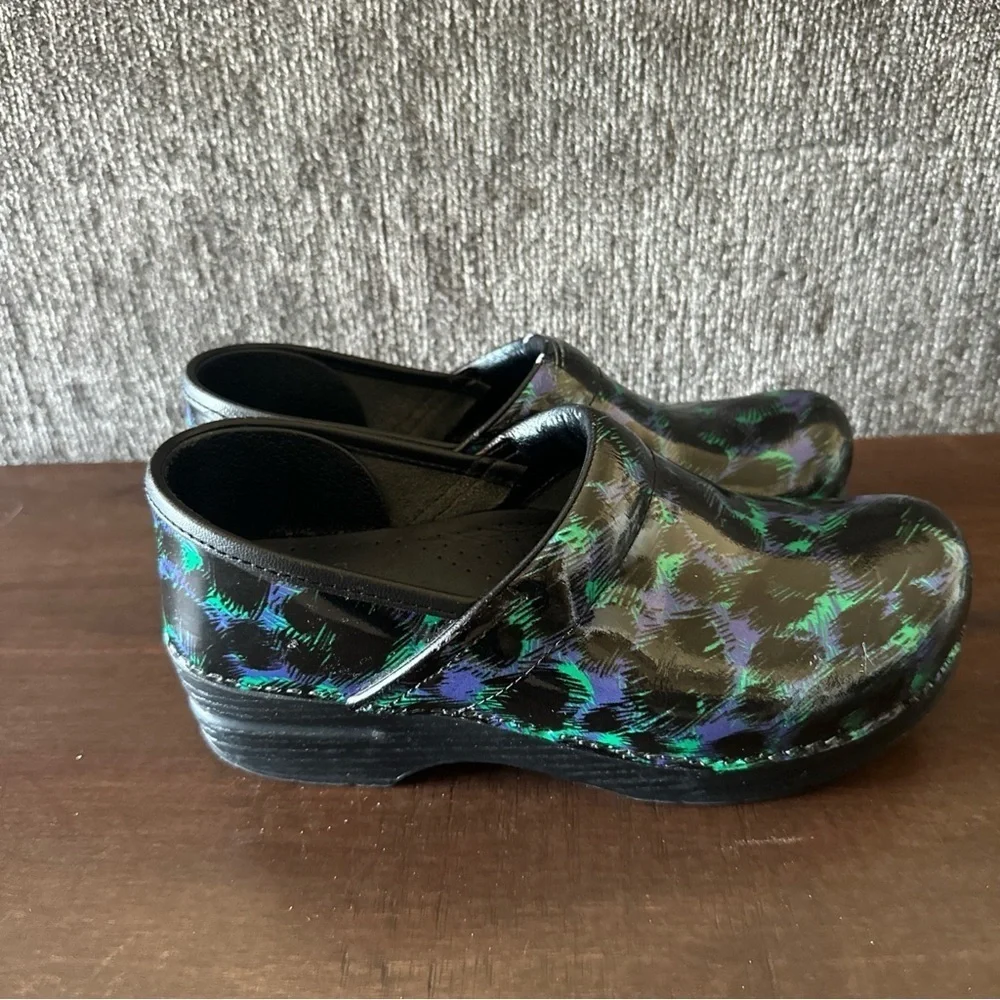 Dansko Professional Nurse Clogs Women's Size EU 38 US 7 Multi Colored Comfort